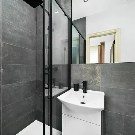 Nine Elms Modern Studio Apartments London Exterior photo