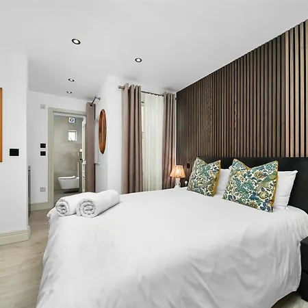 Nine Elms Modern Studio Apartments London Exterior photo