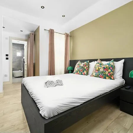 Nine Elms Modern Studio Apartments London Exterior photo