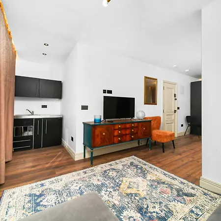Nine Elms Modern Studio Apartments London Exterior photo