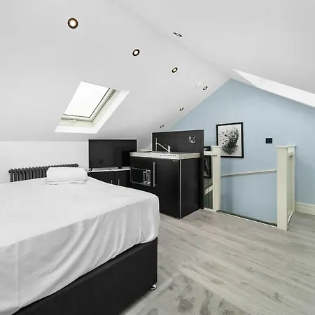 Nine Elms Modern Studio Apartments London Exterior photo