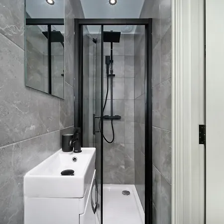 Nine Elms Modern Studio Apartments London Exterior photo