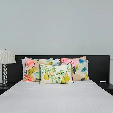 Nine Elms Modern Studio Apartments London Exterior photo